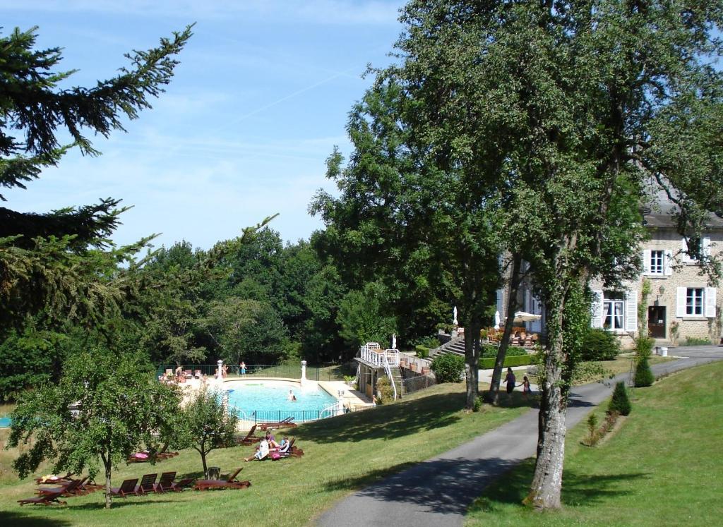 Chateau Le Mialaret Neuvic  Exterior foto